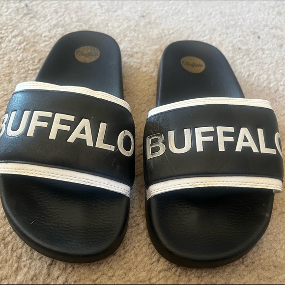 SOLD❤️ Dolls Kill x Buffalo Black & White Logo Flat Slides Sandals Summer - Picture 4 of 7